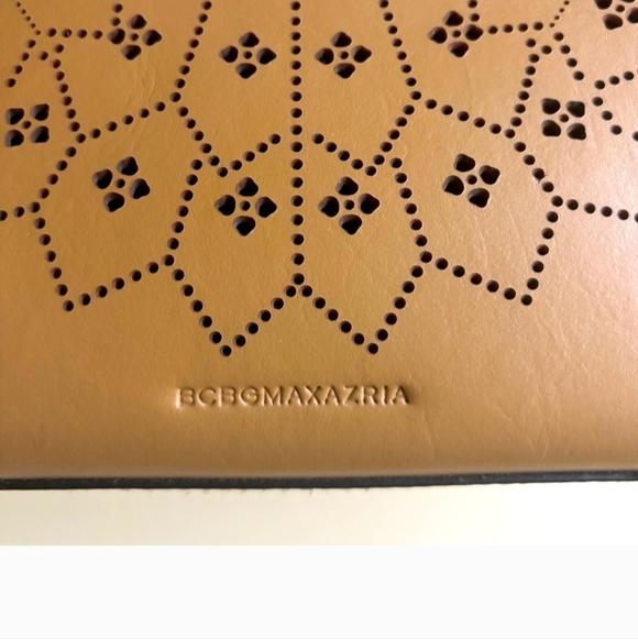 BCBG Tall Genuine Leather Tote & Dustbag - Picture 5 of 10